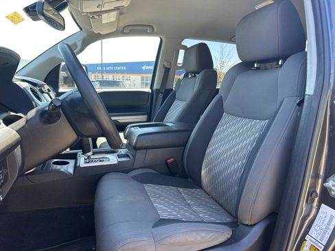 Used 2019 Toyota Tundra SR5 w/ SR5 Upgrade Package AWD/4WD image 7