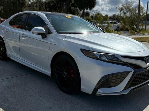 Used 2021 Toyota Camry XSE image 5