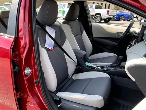 Certified 2025 Toyota Corolla LE image 9