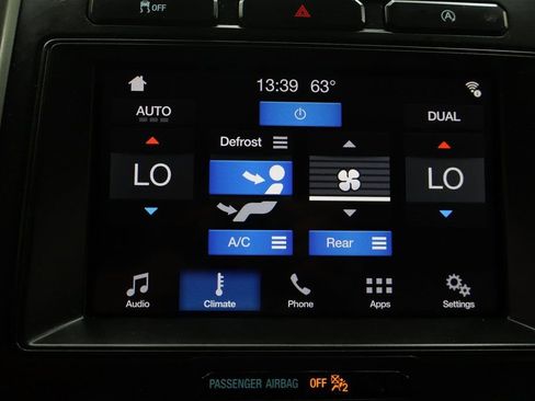 Used 2019 Ford Expedition XLT image 26