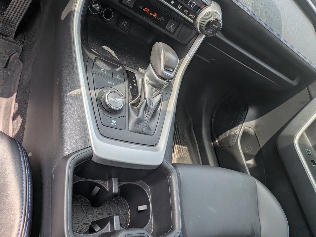 Used 2023 Toyota RAV4 XSE AWD/4WD image 23