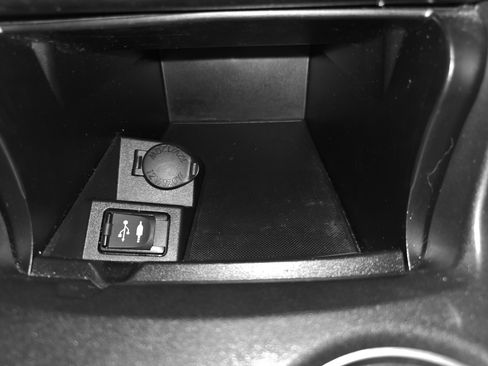 Used 2017 Toyota Camry SE w/ Moonroof Package FWD image 41
