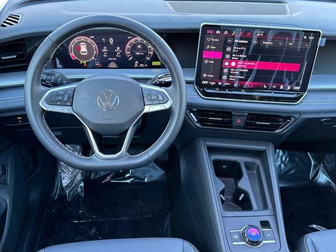 New 2026 Volkswagen Tiguan SE image 13