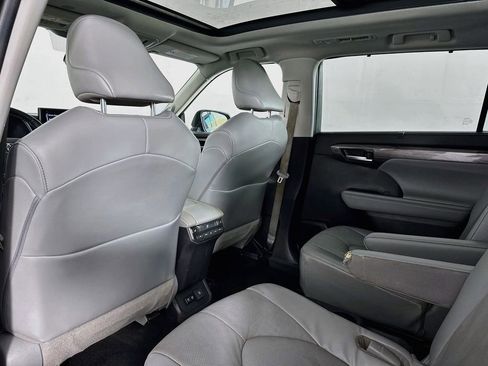 Used 2020 Toyota Highlander Platinum AWD/4WD image 34