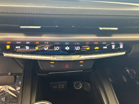 Used 2025 Cadillac XT4 Premium Luxury FWD image 51
