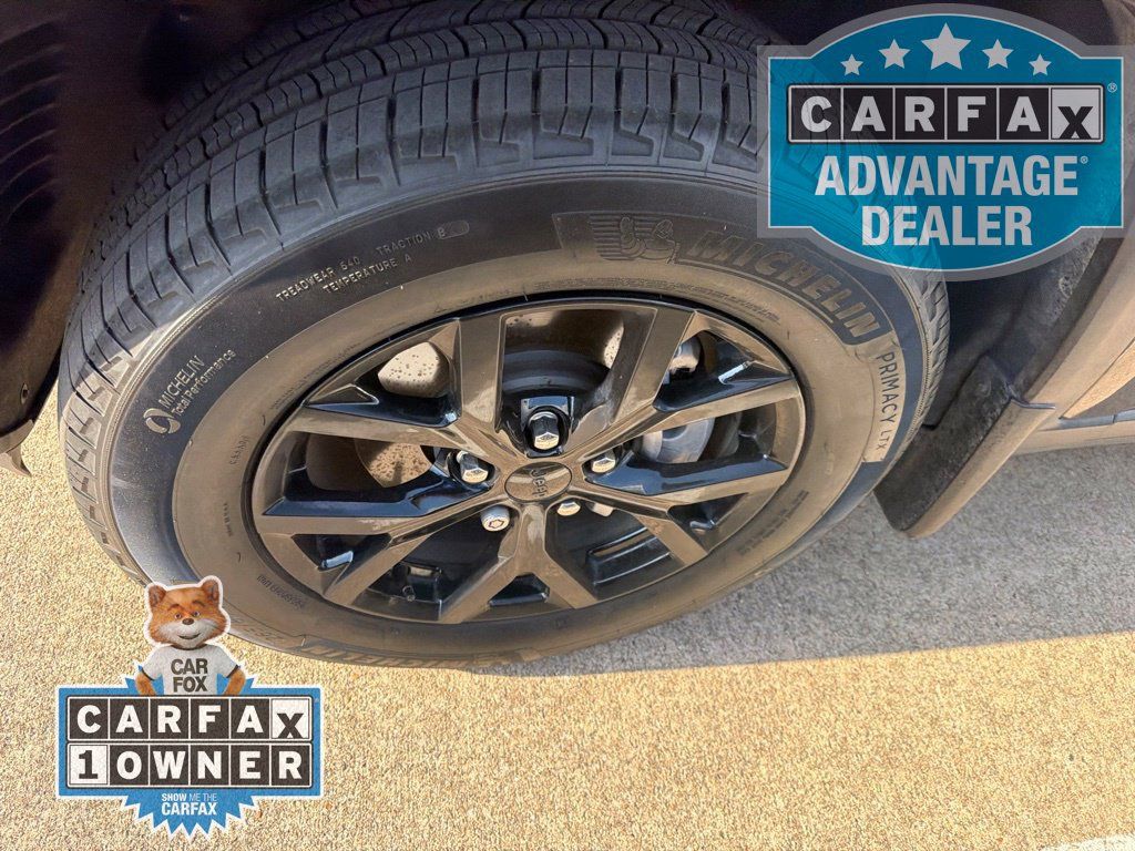Used 2024 Jeep Grand Cherokee Altitude AWD/4WD image 8