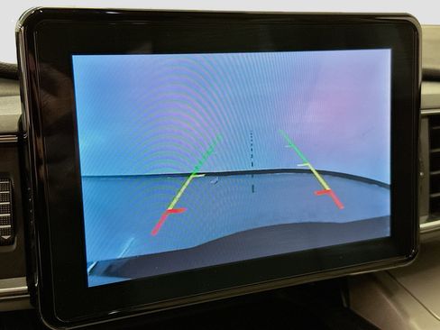 Used 2022 Ford Explorer XLT w/ Equipment Group 202A image 23