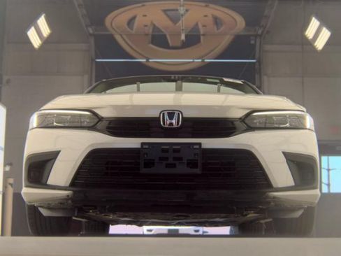 Used 2023 Honda Civic LX image 3
