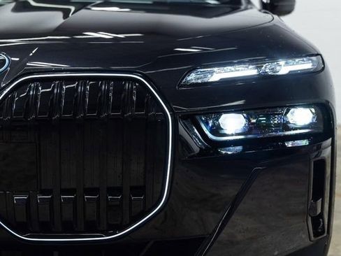 Used 2025 BMW i7 xDrive60 w/ Executive Package image 10