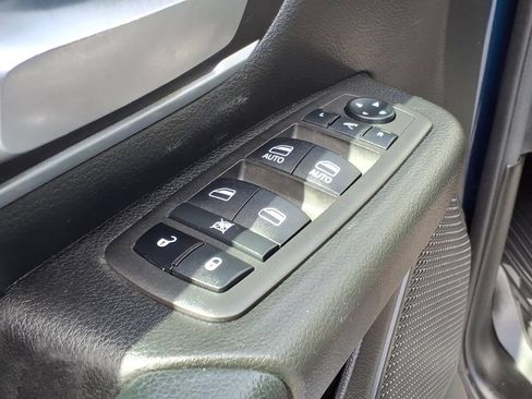 Used 2022 RAM 1500 Big Horn AWD/4WD image 18