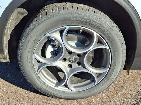 New 2025 Alfa Romeo Stelvio Sprint image 5