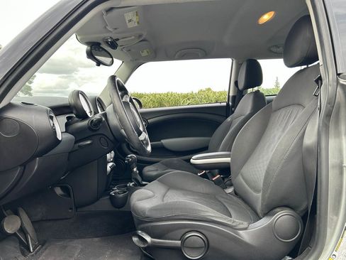 Used 2010 MINI Cooper Hardtop image 15