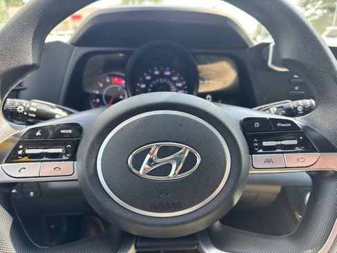 Used 2023 Hyundai Elantra SEL FWD image 11