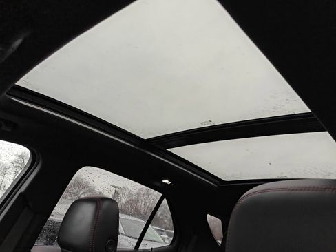 Used 2022 Chevrolet Equinox RS w/ RS Leather Package image 9