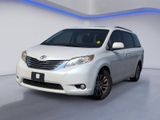 Used 2016 Toyota Sienna L image 2