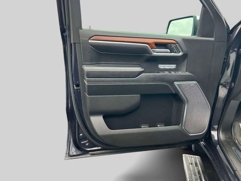 Used 2023 GMC Sierra 1500 Denali w/ Denali Reserve Package image 17