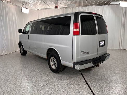 Used 2010 Chevrolet Express 2500 LT w/ LT Preferred Equipment Group RWD image 3