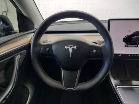 Used 2023 Tesla Model Y Long Range AWD/4WD image 30