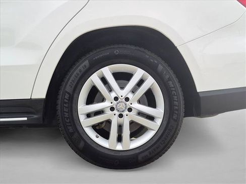 Used 2015 Mercedes-Benz GL 450 4MATIC image 27