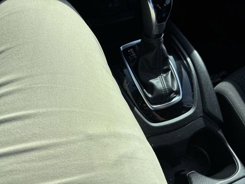 Used 2020 Nissan Rogue Sport S image 18