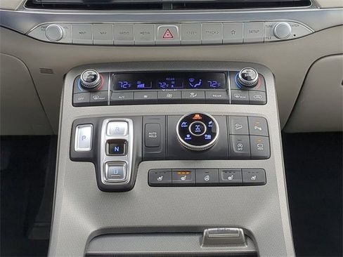 Used 2021 Hyundai Palisade Limited image 18