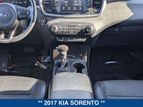 Used 2017 Kia Sorento EX w/ EX V6 Premium Package AWD/4WD image 22