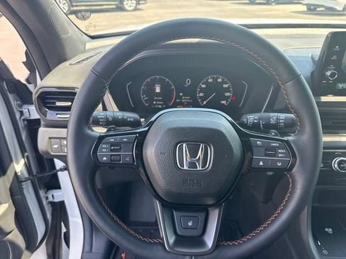 Certified 2025 Honda Pilot TrailSport image 26