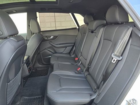 Used 2025 Audi Q8 Premium Plus image 42