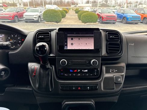 Used 2025 RAM ProMaster 2500 w/ Convenience Group image 13