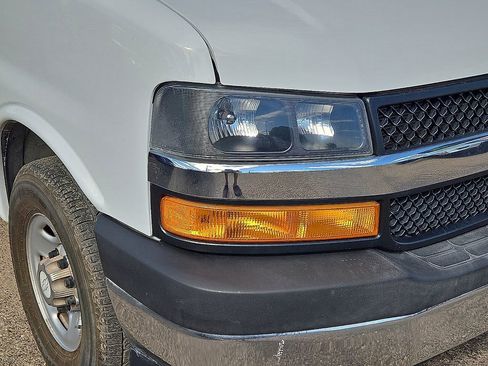 Used 2019 Chevrolet Express 3500 LT w/ LT Preferred Equipment Group image 9