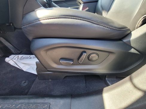 Used 2022 Ford Explorer XLT w/ Equipment Group 202A image 18