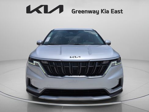 Certified 2023 Kia Carnival LX FWD image 11
