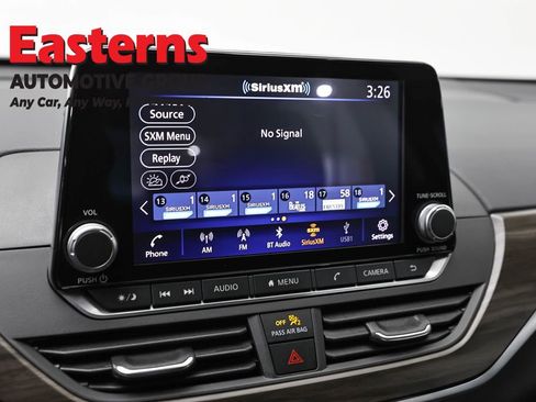 Used 2025 Nissan Altima 2.5 SV image 19