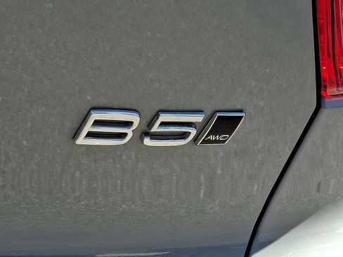 Certified 2026 Volvo XC40 B5 Plus AWD/4WD image 30