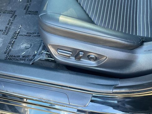 Used 2021 Toyota Camry SE image 23