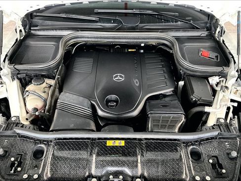 Used 2025 Mercedes-Benz GLS 450 4MATIC image 11