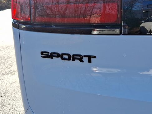 Used 2024 Land Rover Range Rover Sport SE image 30