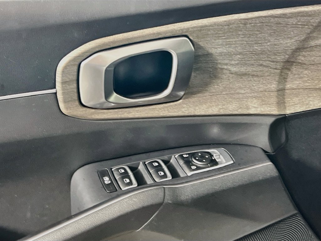 Certified 2023 Kia Sorento EX w/ Panoramic Sunroof Package FWD image 11