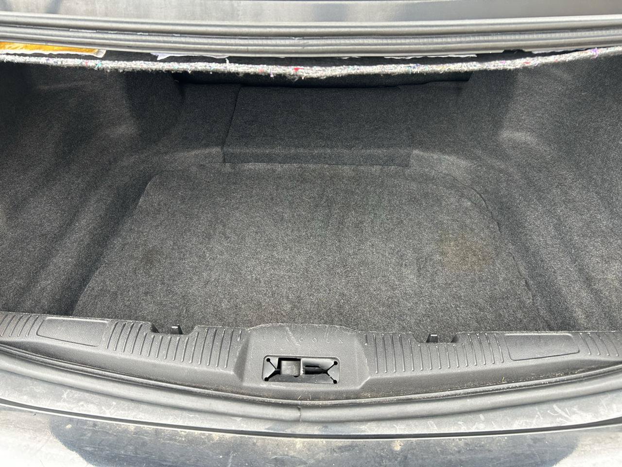 Used 2009 Lincoln MKS AWD image 17