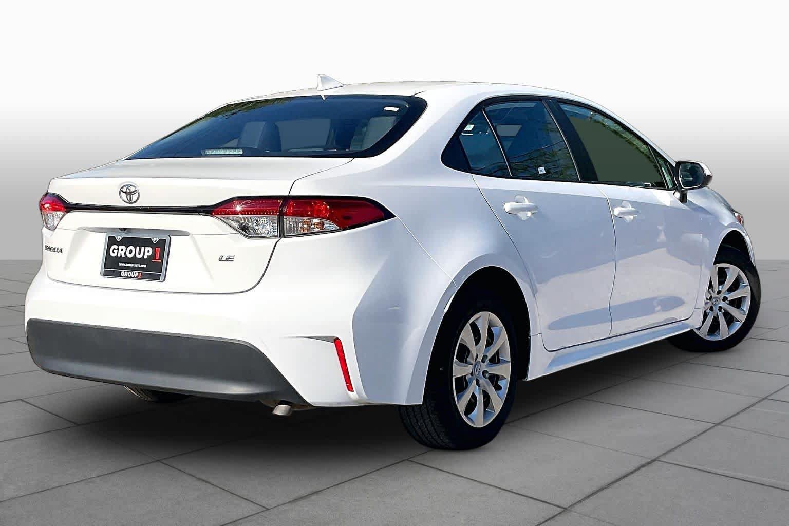 Used 2025 Toyota Corolla LE FWD image 13