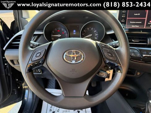Used 2020 Toyota C-HR LE FWD image 18