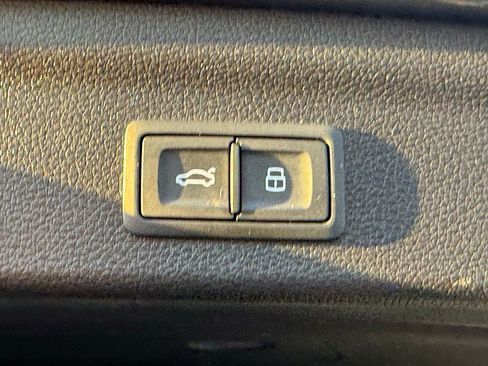 Used 2020 Audi Q3 2.0T Premium image 13