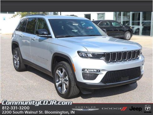New 2025 Jeep Grand Cherokee Limited AWD/4WD image 1