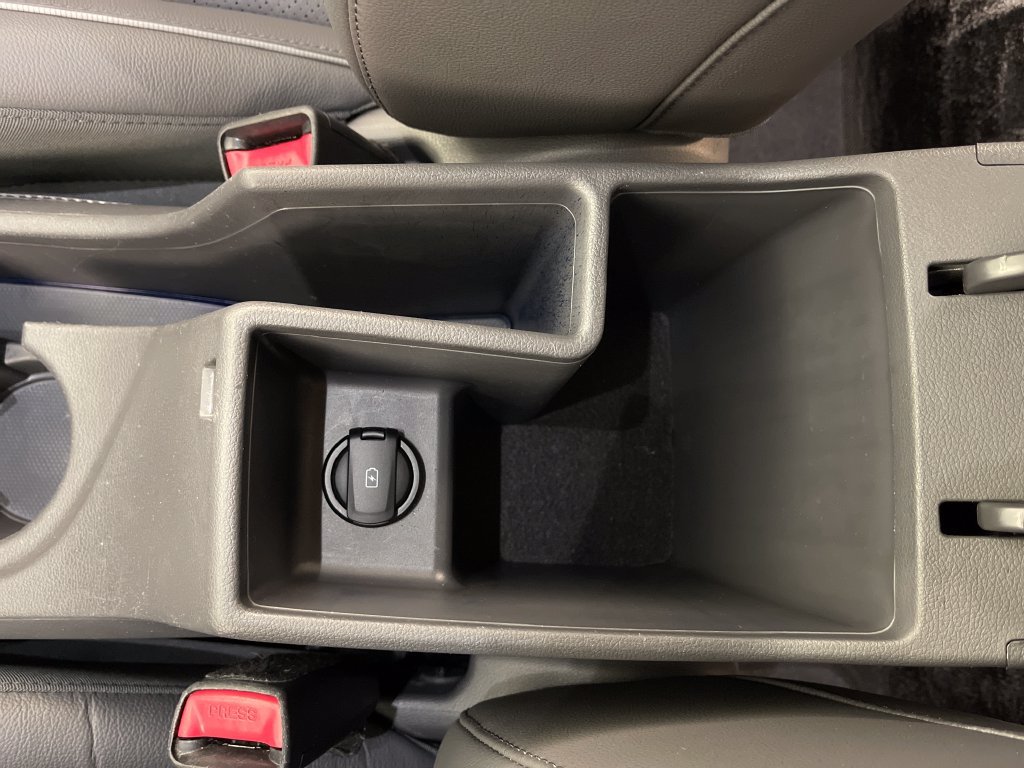 Used 2022 Hyundai Ioniq Limited FWD image 25