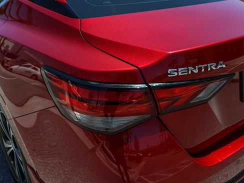 Used 2021 Nissan Sentra SV FWD image 7