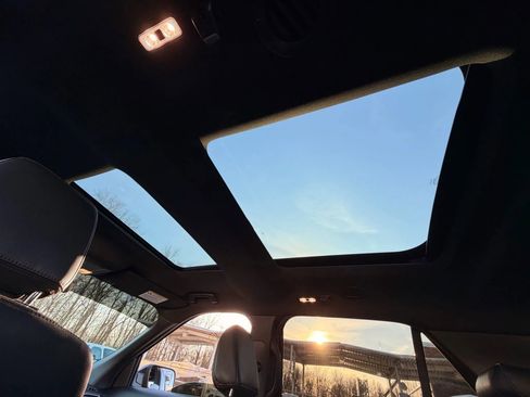 Used 2019 Mercedes-Benz GLC 300 GLC 300 4MATIC Sport Utility 4 image 38