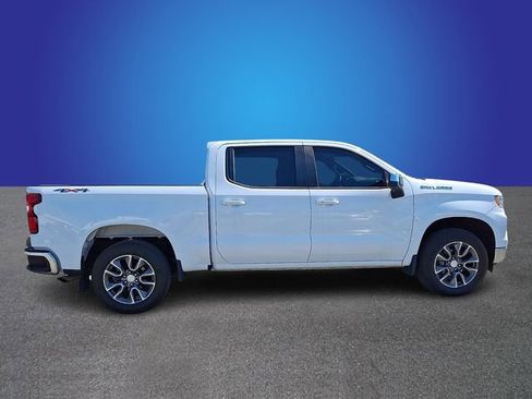 Used 2022 Chevrolet Silverado 1500 LT AWD/4WD image 3