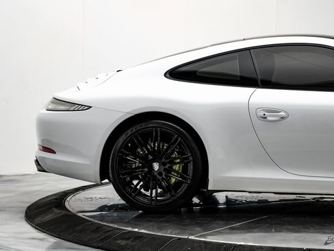 Used 2015 Porsche 911 Carrera image 17