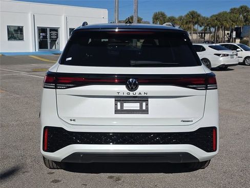 New 2026 Volkswagen Tiguan SE R-Line image 5