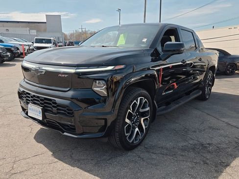 Used 2024 Chevrolet Silverado EV RST AWD/4WD image 6